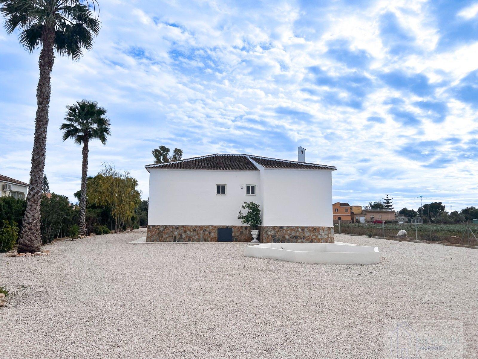 Venta de villa en Dolores