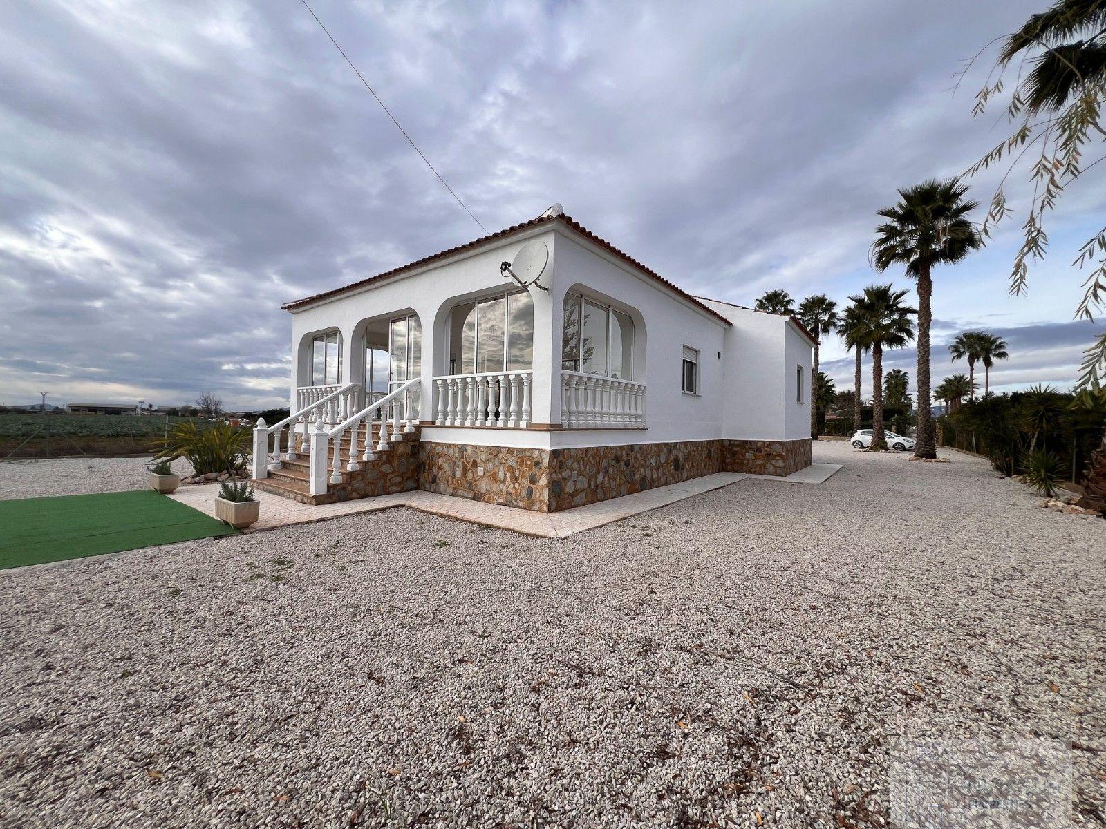 Venta de villa en Dolores
