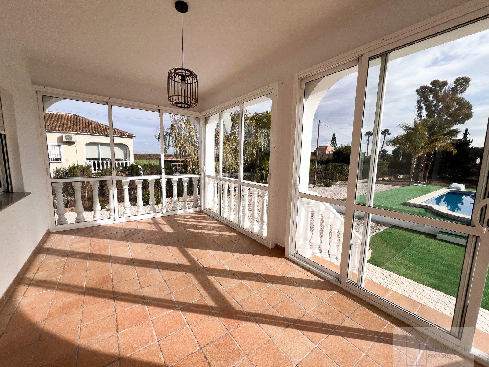 Venta de villa en Dolores