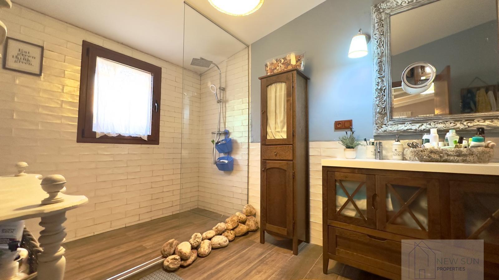 For sale of chalet in Torrevieja