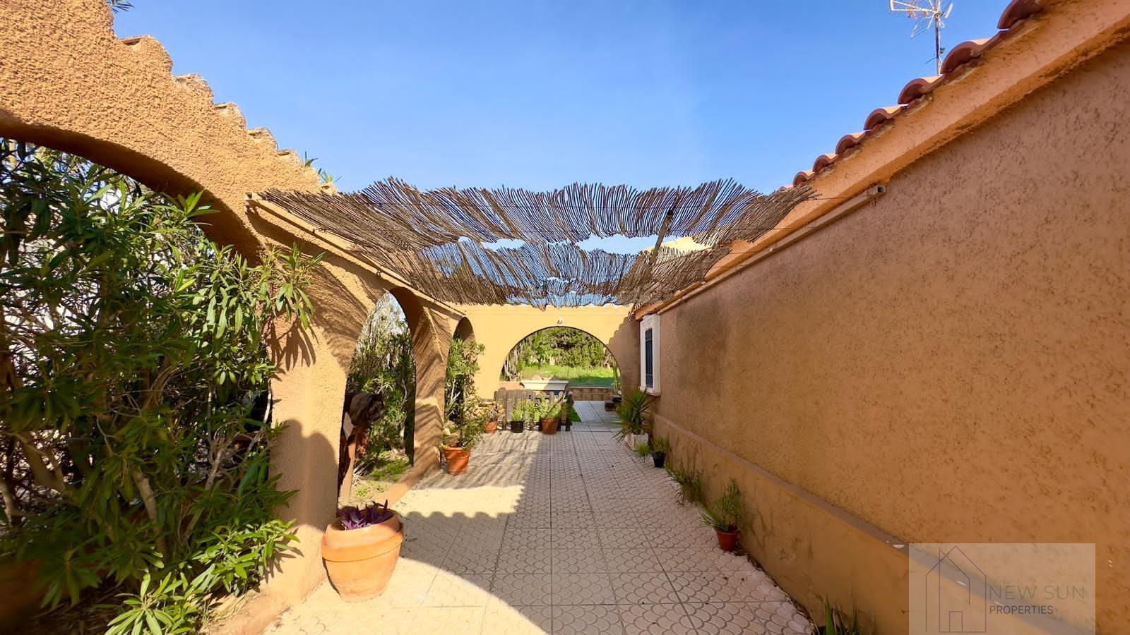 For sale of chalet in Torrevieja