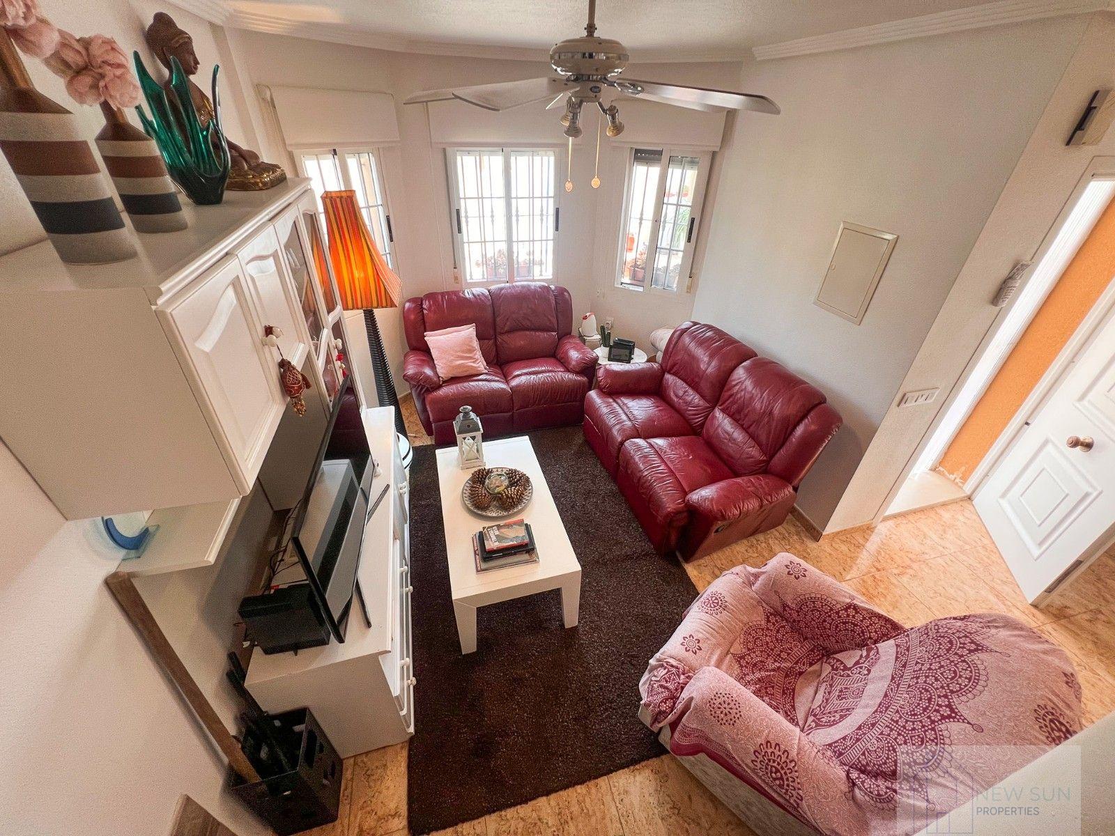 For sale of villa in Guardamar del Segura