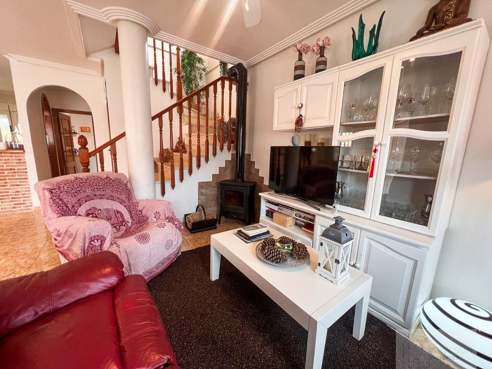 For sale of villa in Guardamar del Segura