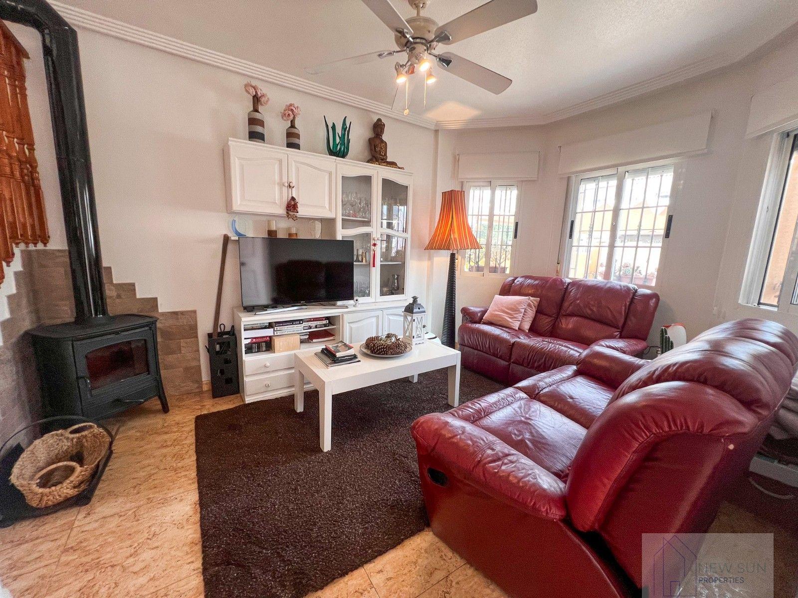 For sale of villa in Guardamar del Segura