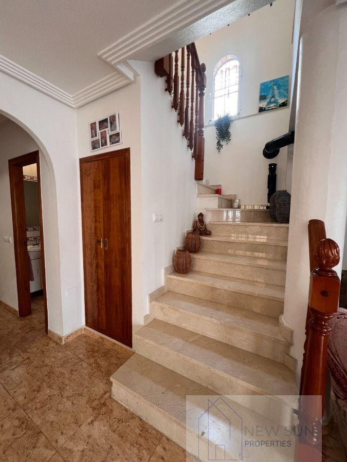 For sale of villa in Guardamar del Segura