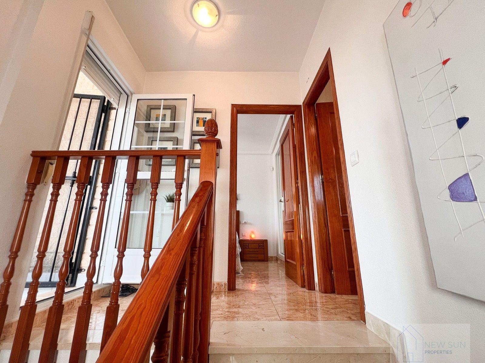 For sale of villa in Guardamar del Segura