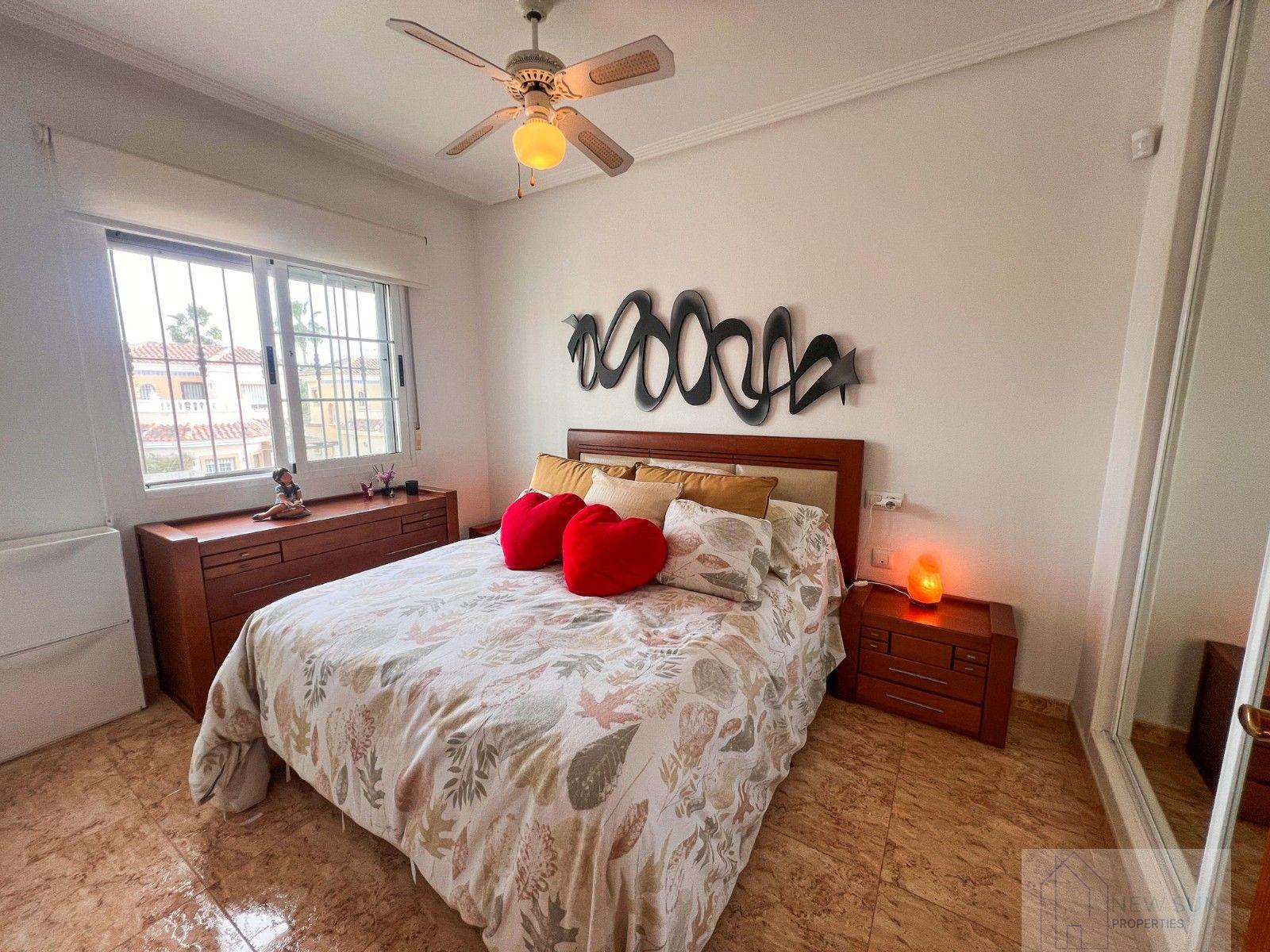 For sale of villa in Guardamar del Segura