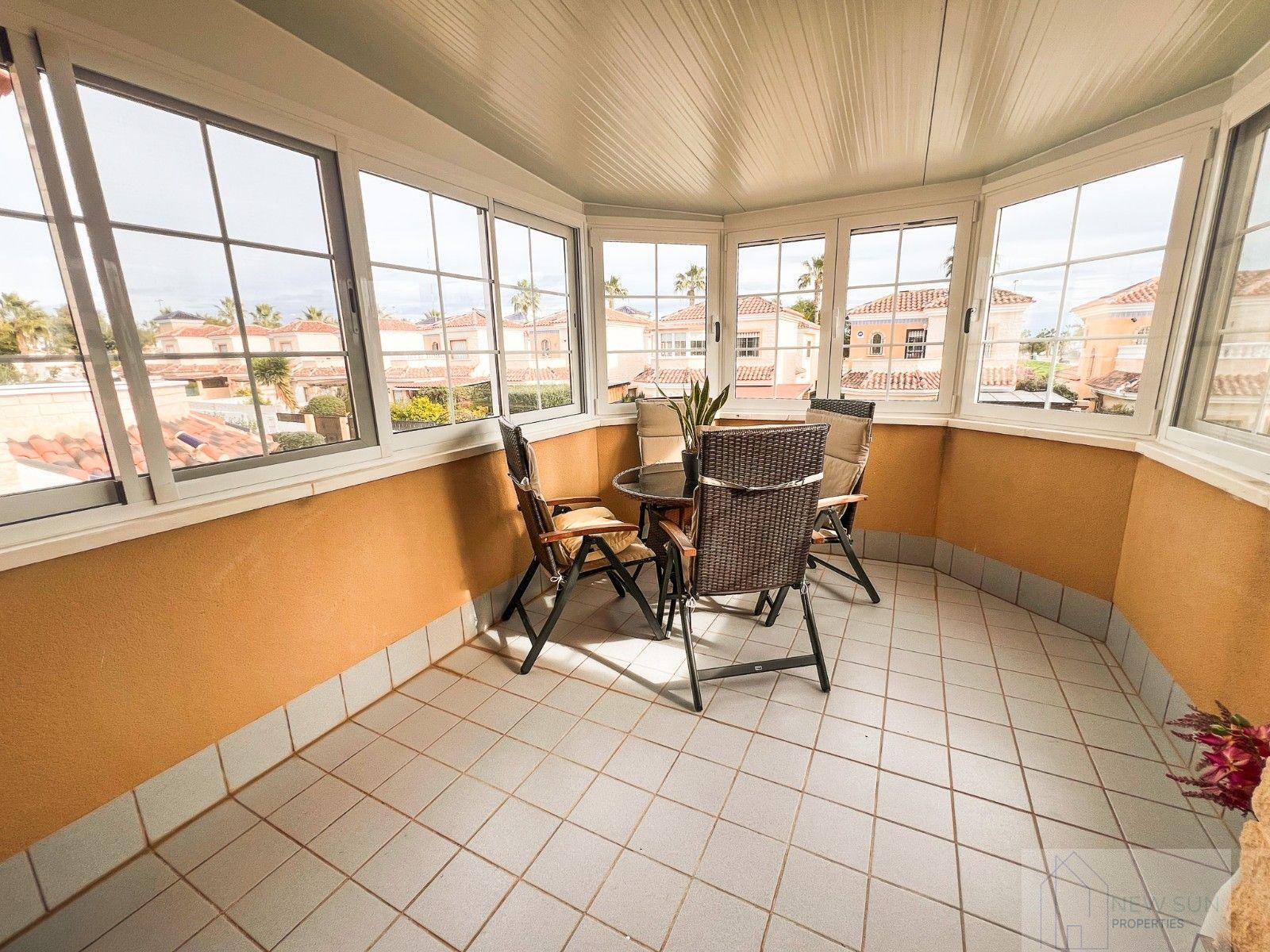 For sale of villa in Guardamar del Segura