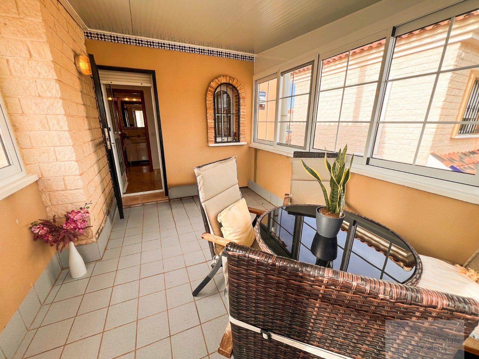 For sale of villa in Guardamar del Segura