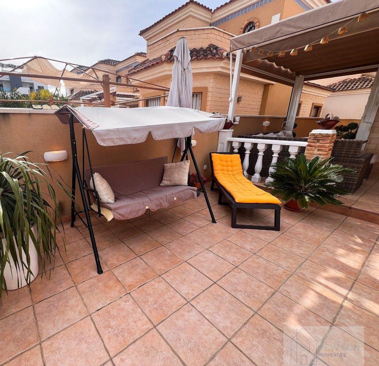 For sale of villa in Guardamar del Segura