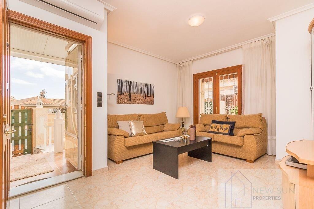 For sale of house in Orihuela Costa