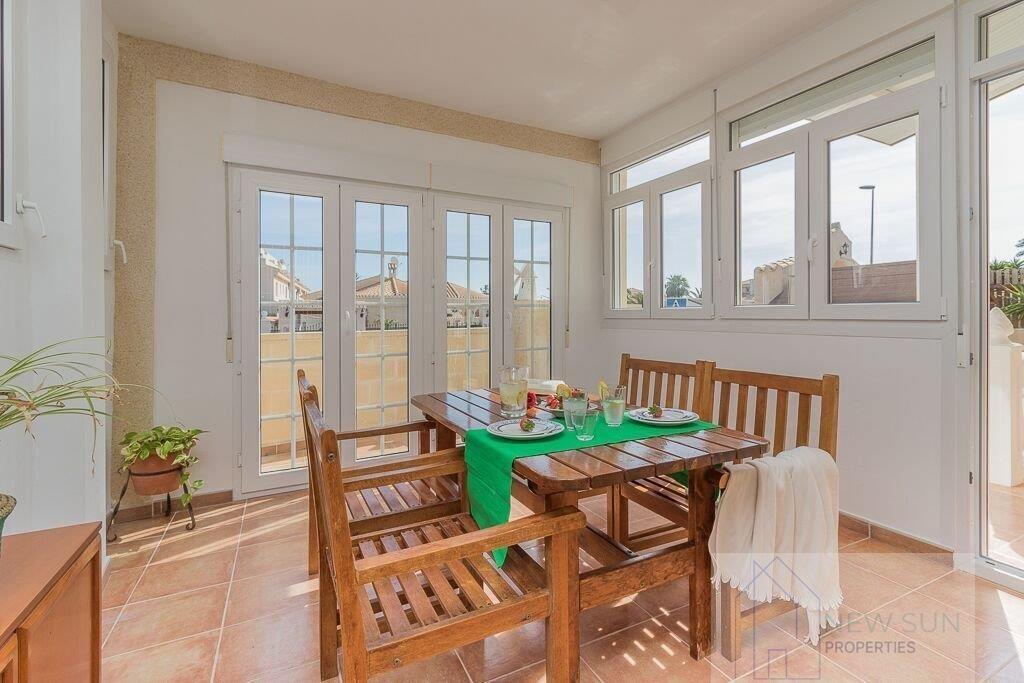 For sale of house in Orihuela Costa