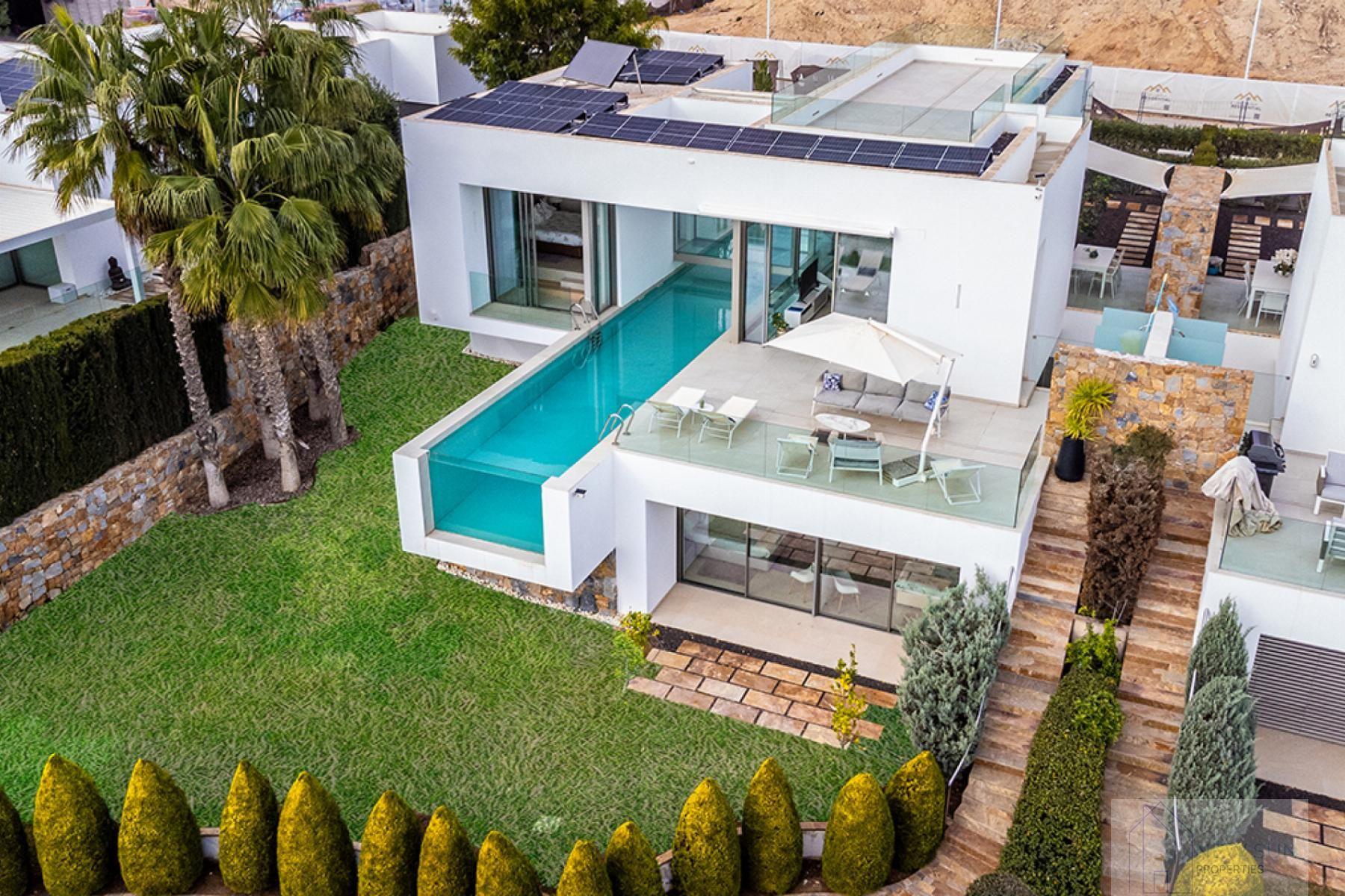 For sale of villa in Orihuela