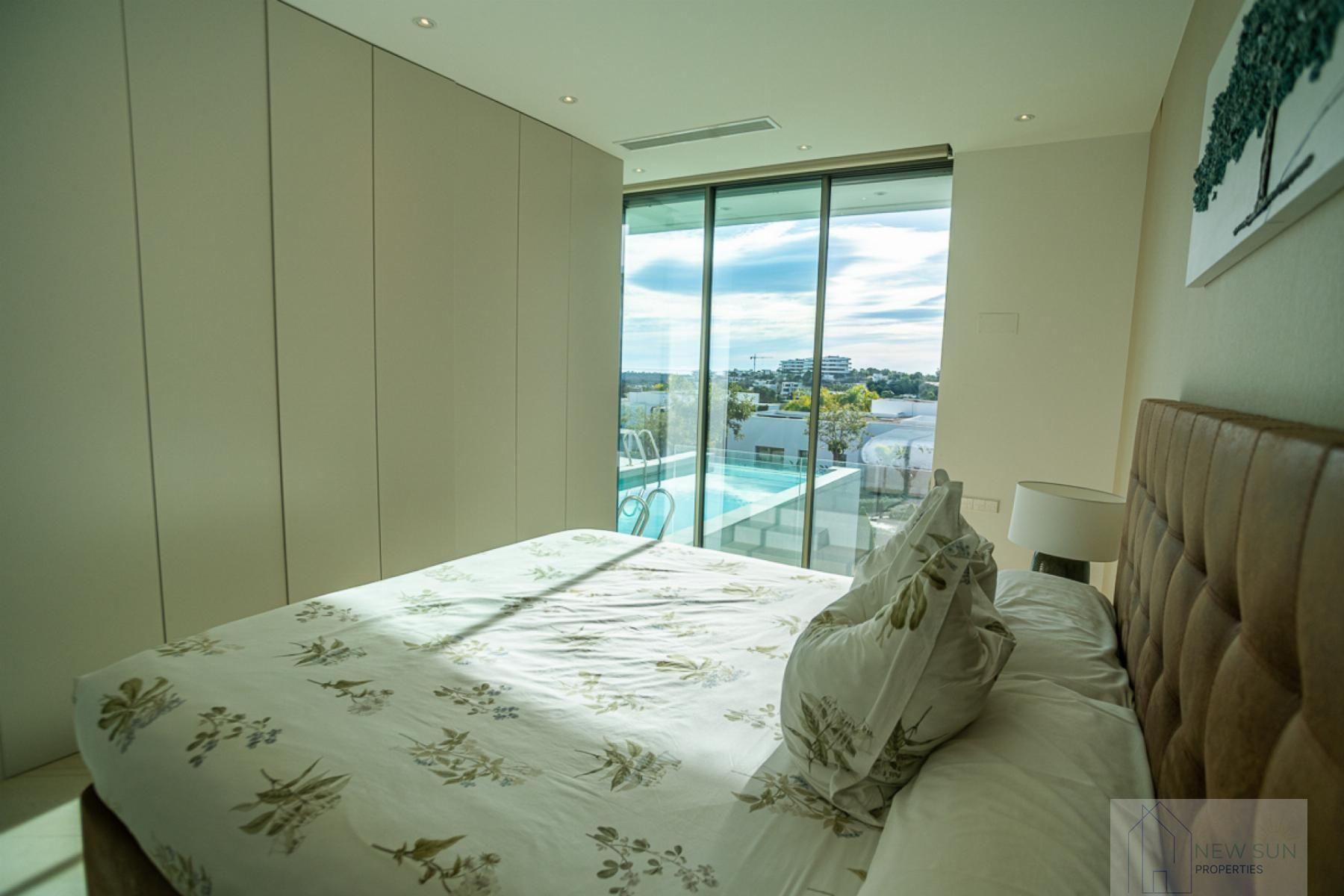 For sale of villa in Orihuela