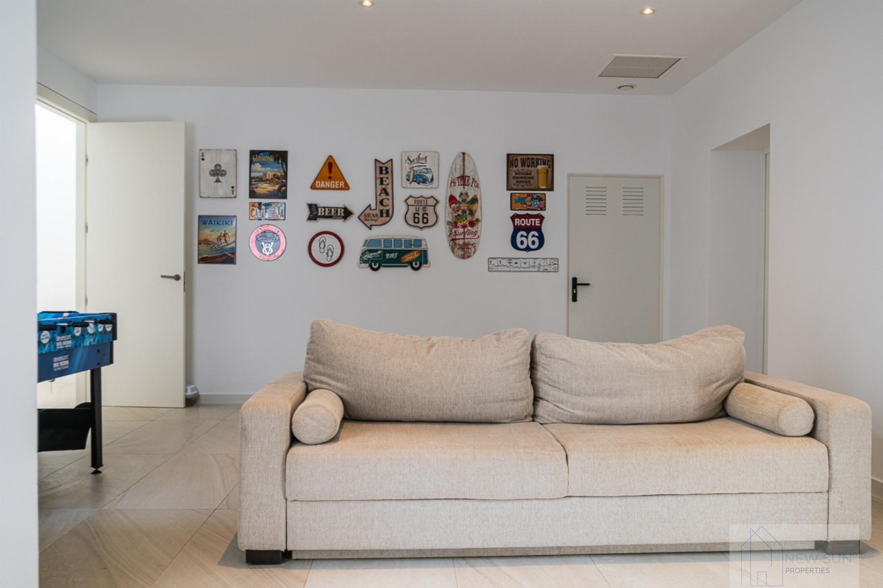 For sale of villa in Orihuela