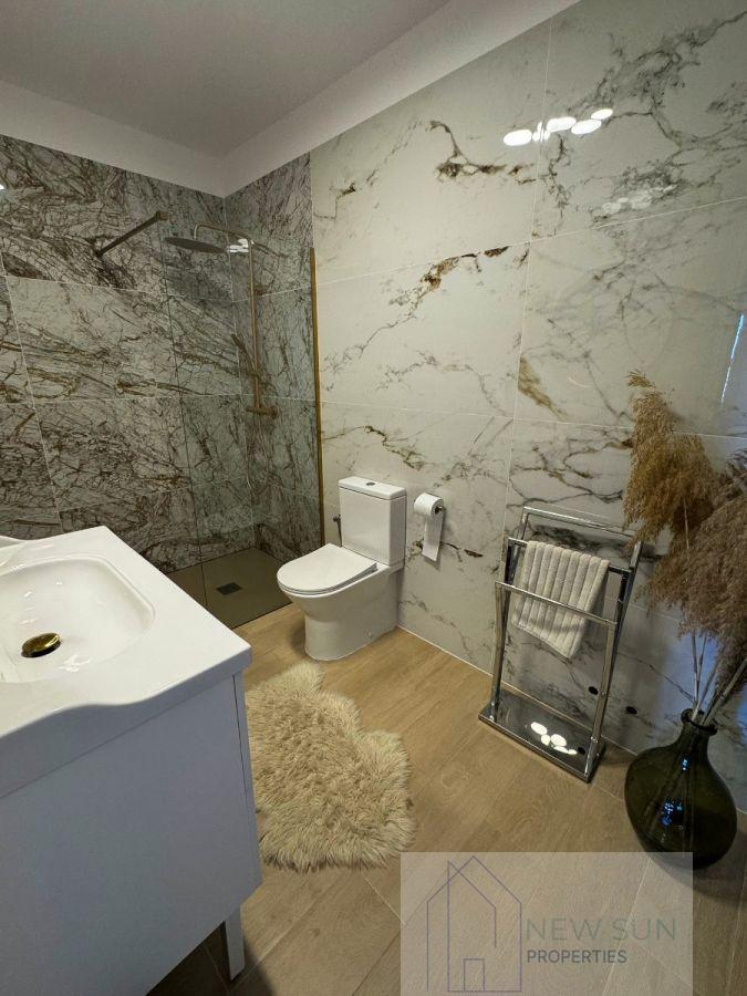 For sale of villa in Rojales