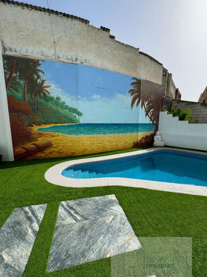 For sale of villa in Rojales