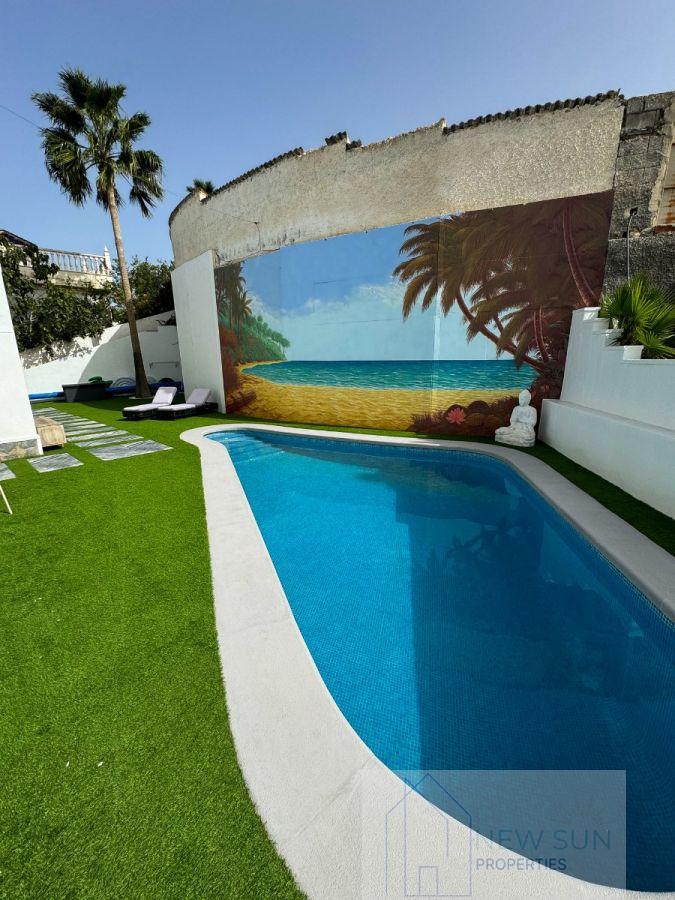 For sale of villa in Rojales