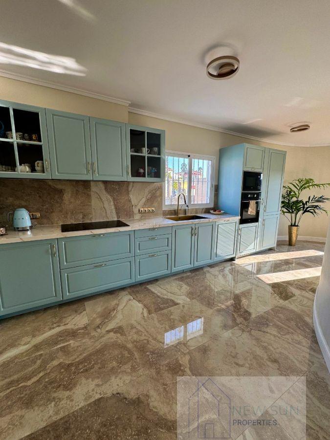 For sale of villa in Rojales