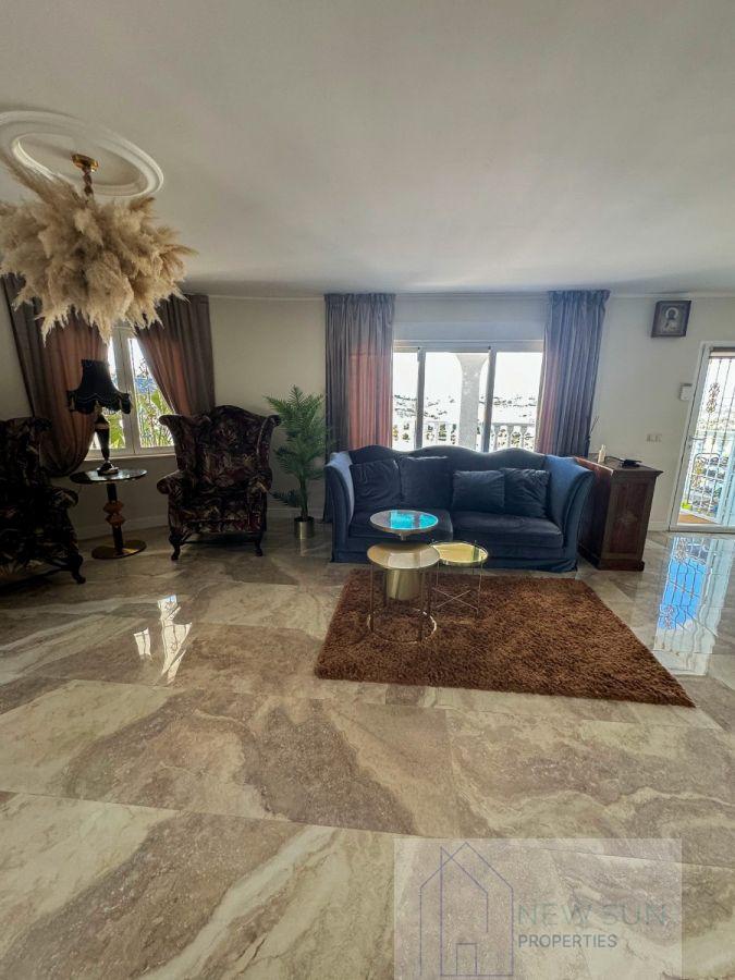 For sale of villa in Rojales