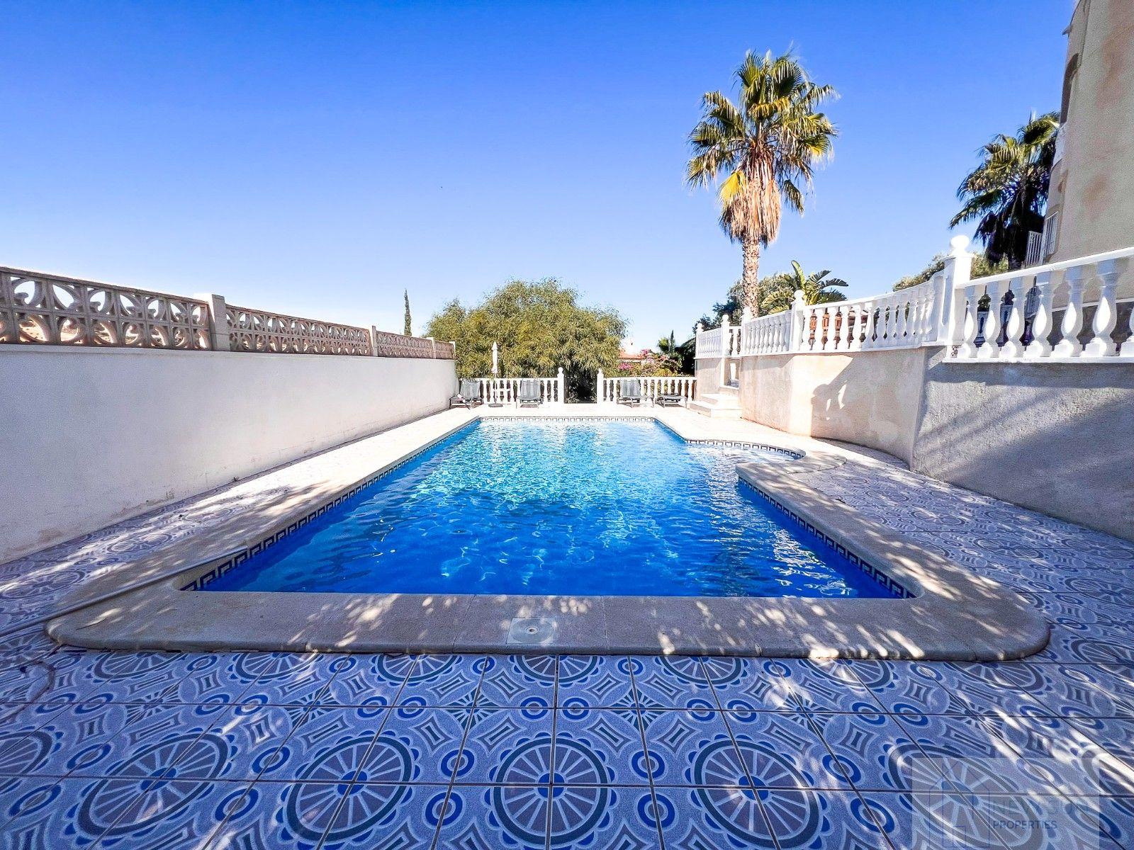 Venta de villa en Rojales