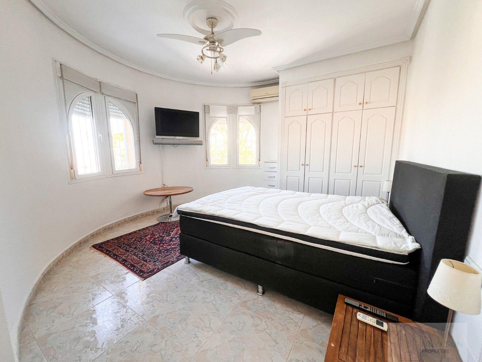 Venta de villa en Rojales