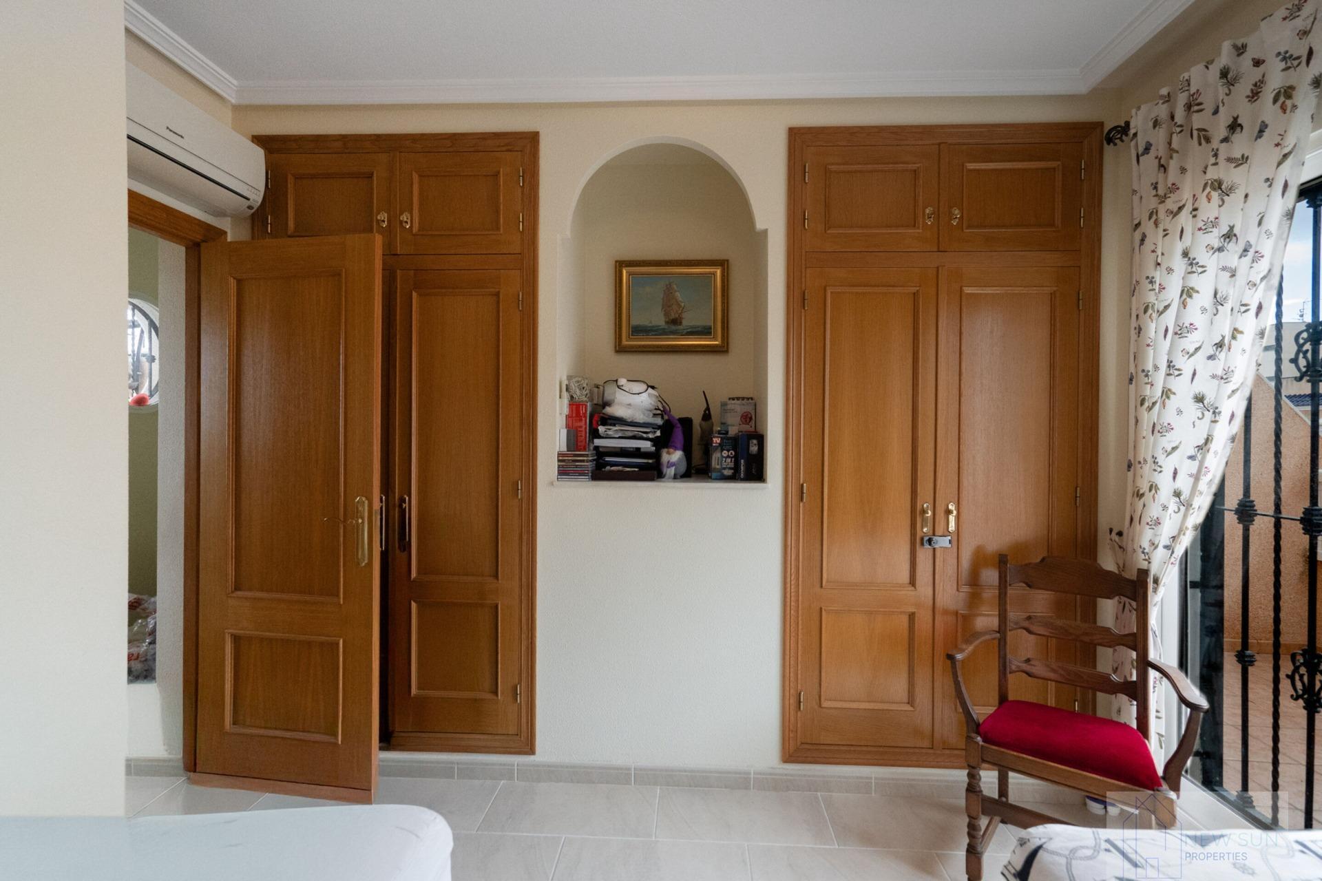 For sale of house in Orihuela Costa