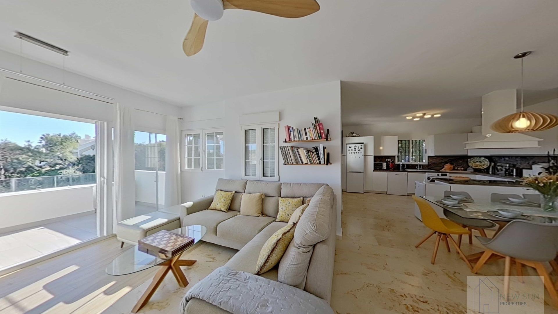 For sale of villa in Orihuela Costa