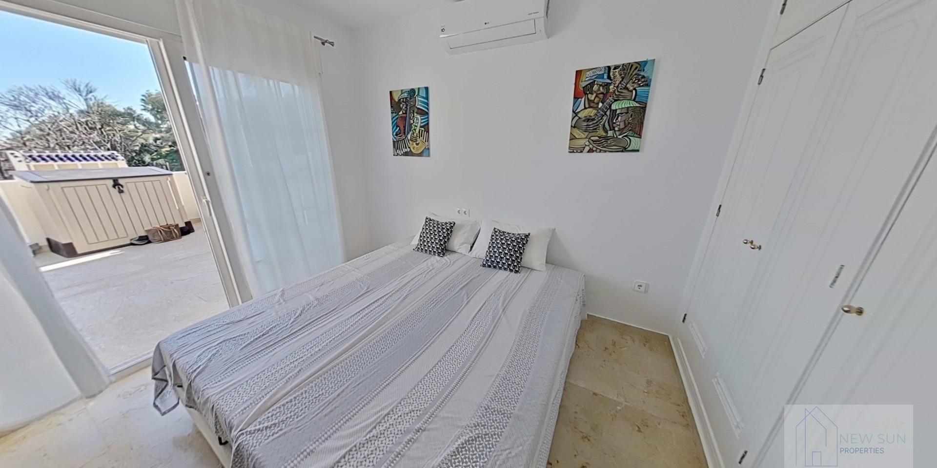 For sale of villa in Orihuela Costa