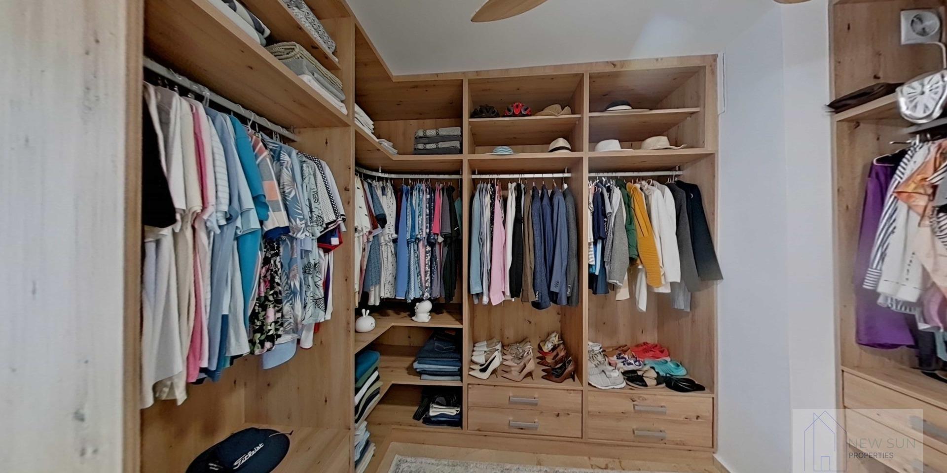 For sale of villa in Orihuela Costa