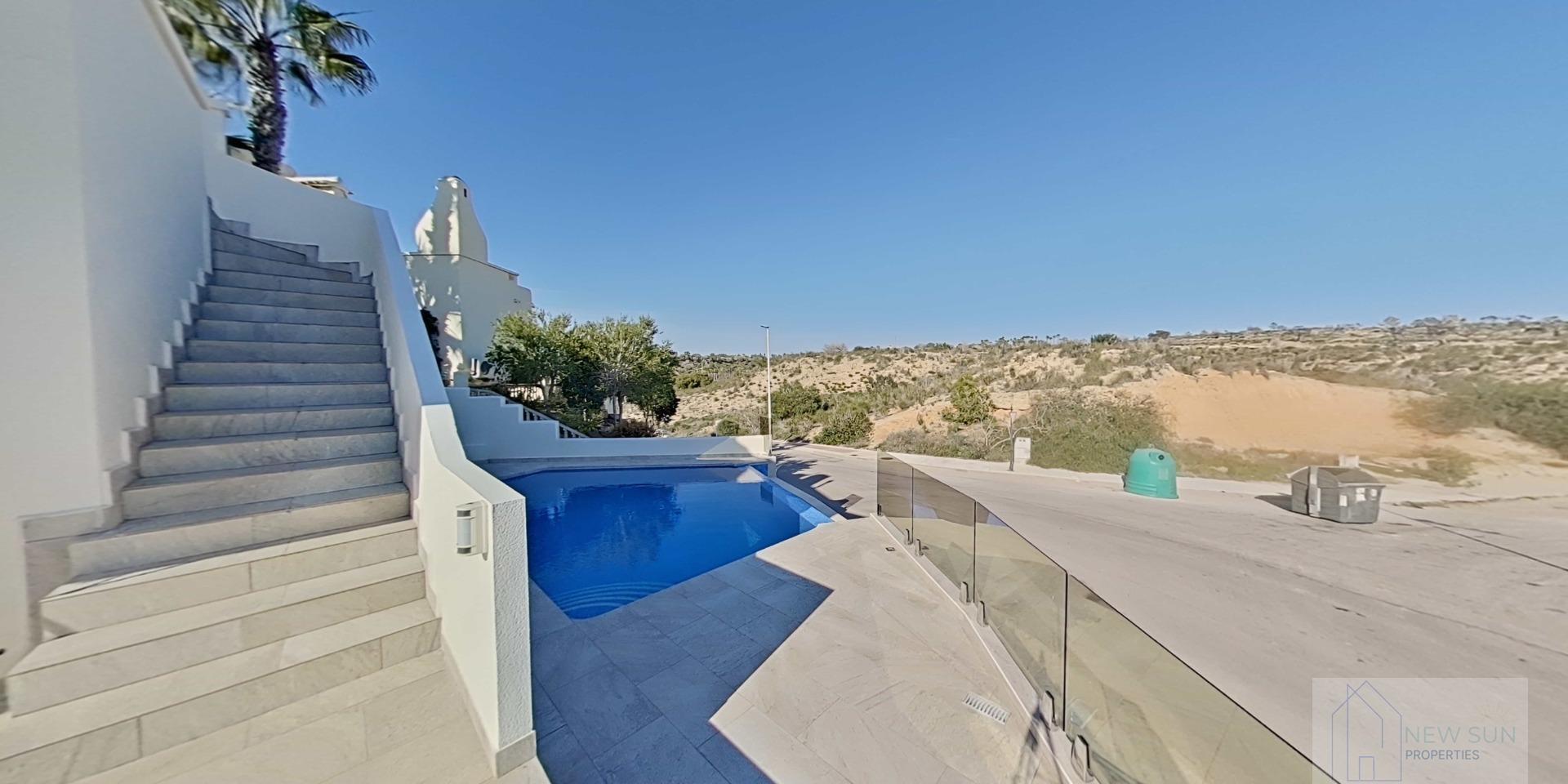 For sale of villa in Orihuela Costa