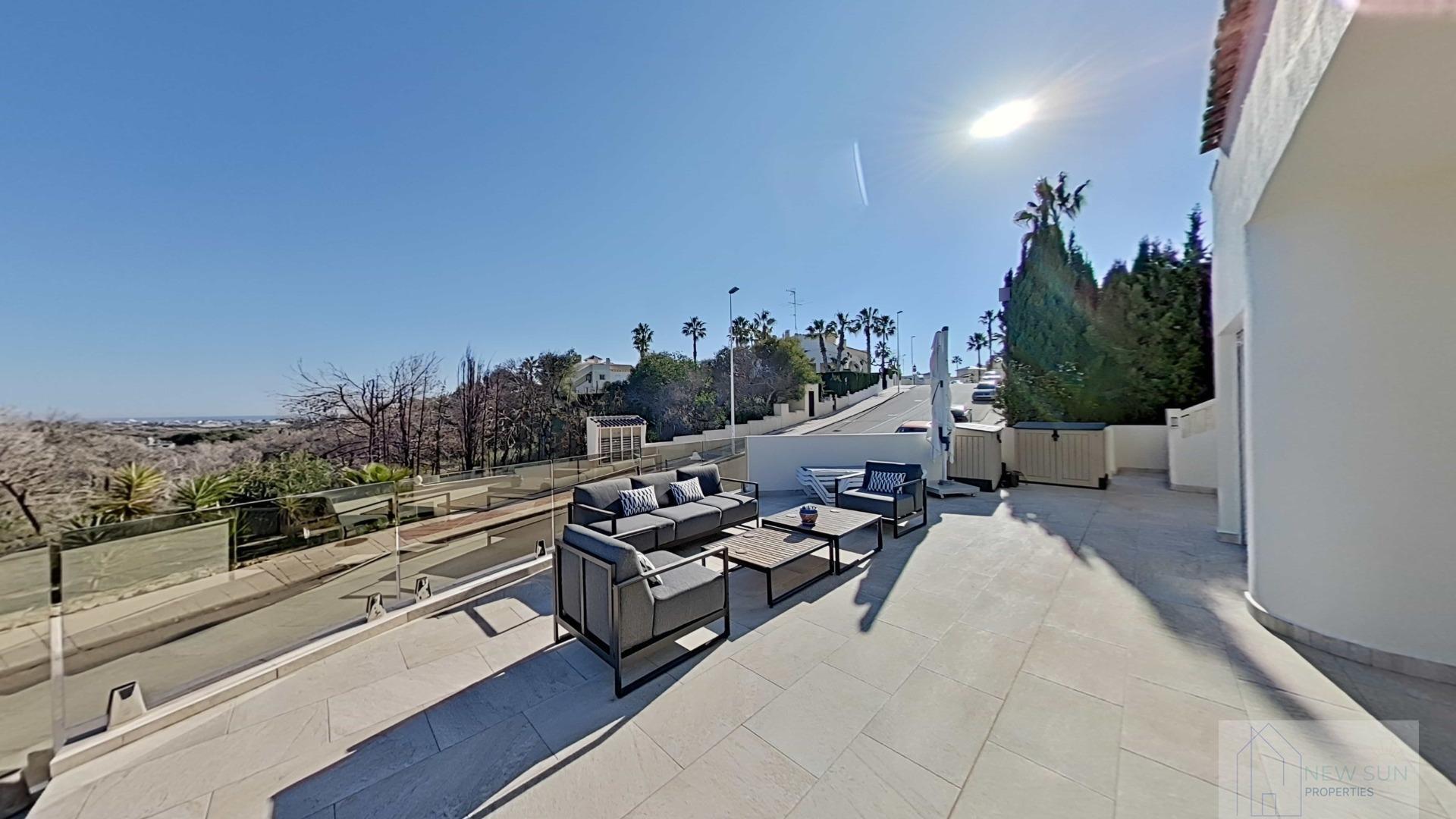 For sale of villa in Orihuela Costa