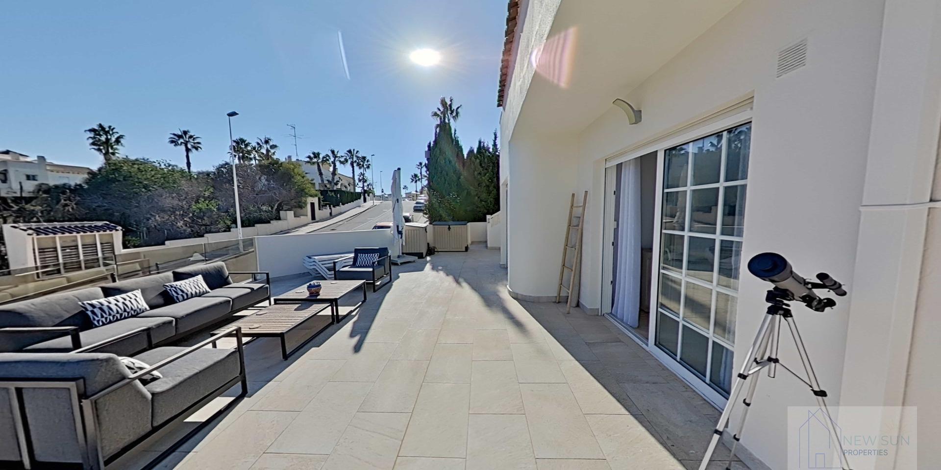 For sale of villa in Orihuela Costa