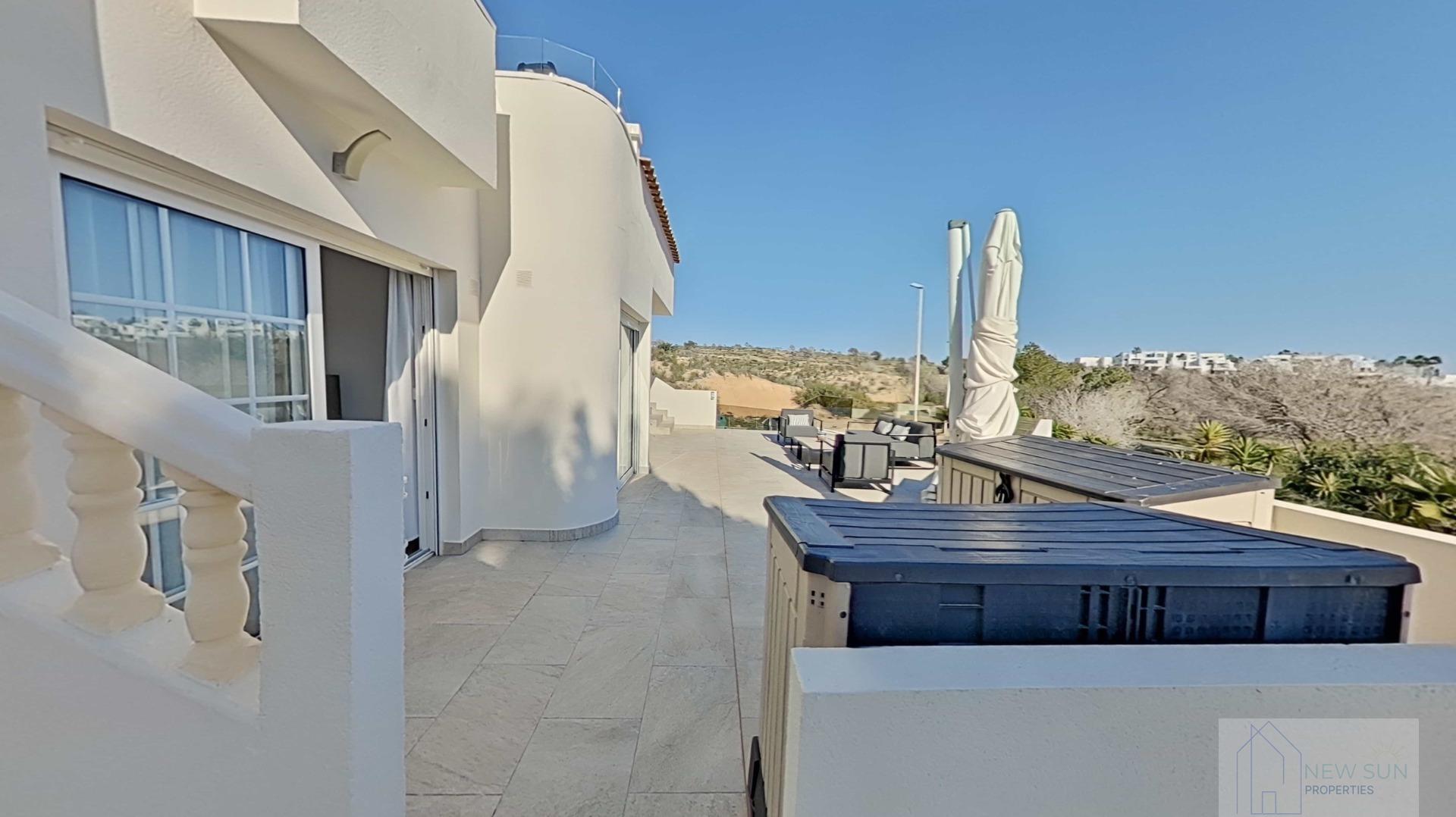 For sale of villa in Orihuela Costa