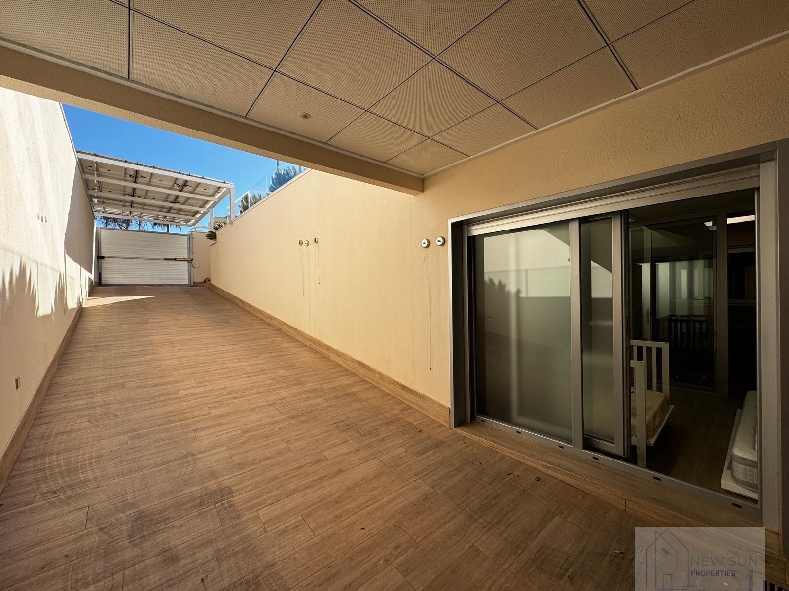 For sale of villa in Orihuela Costa