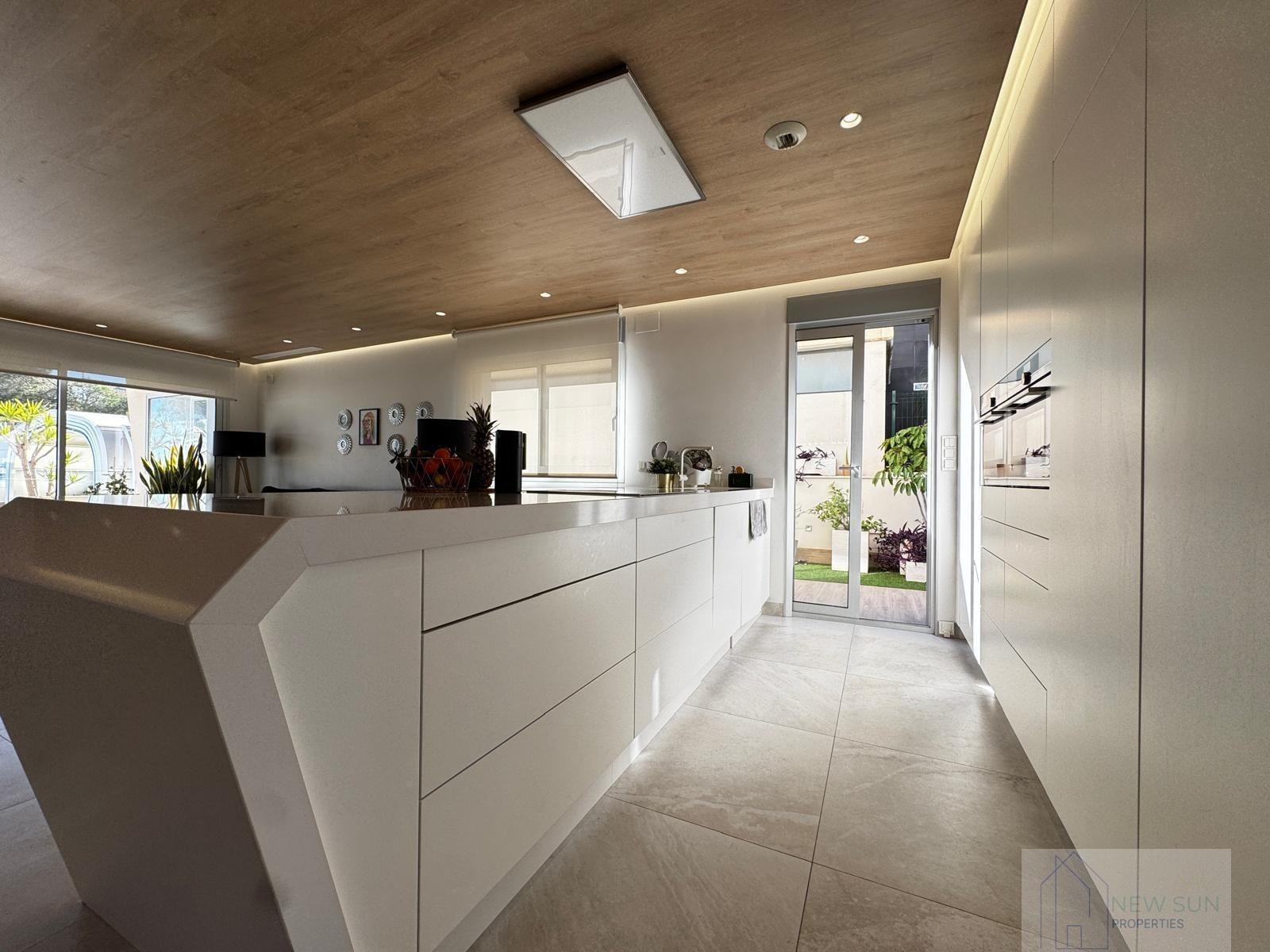 For sale of villa in Orihuela Costa