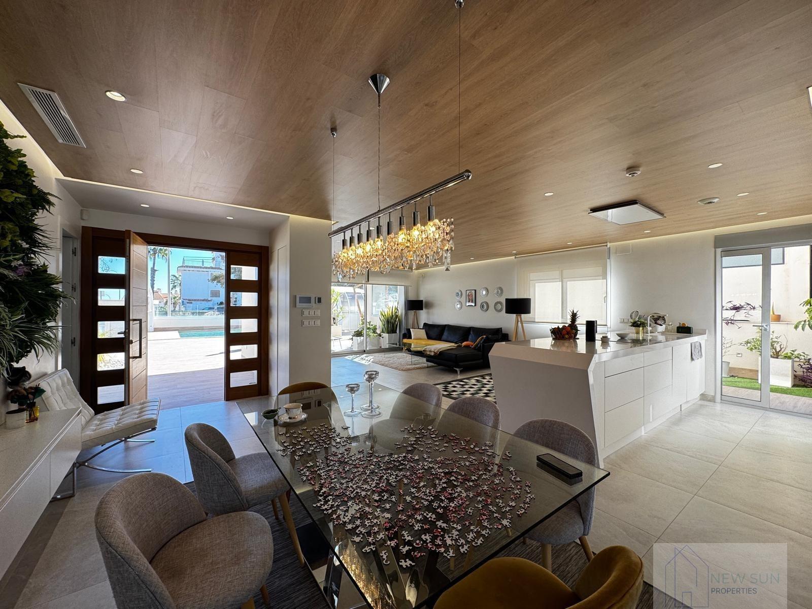 For sale of villa in Orihuela Costa