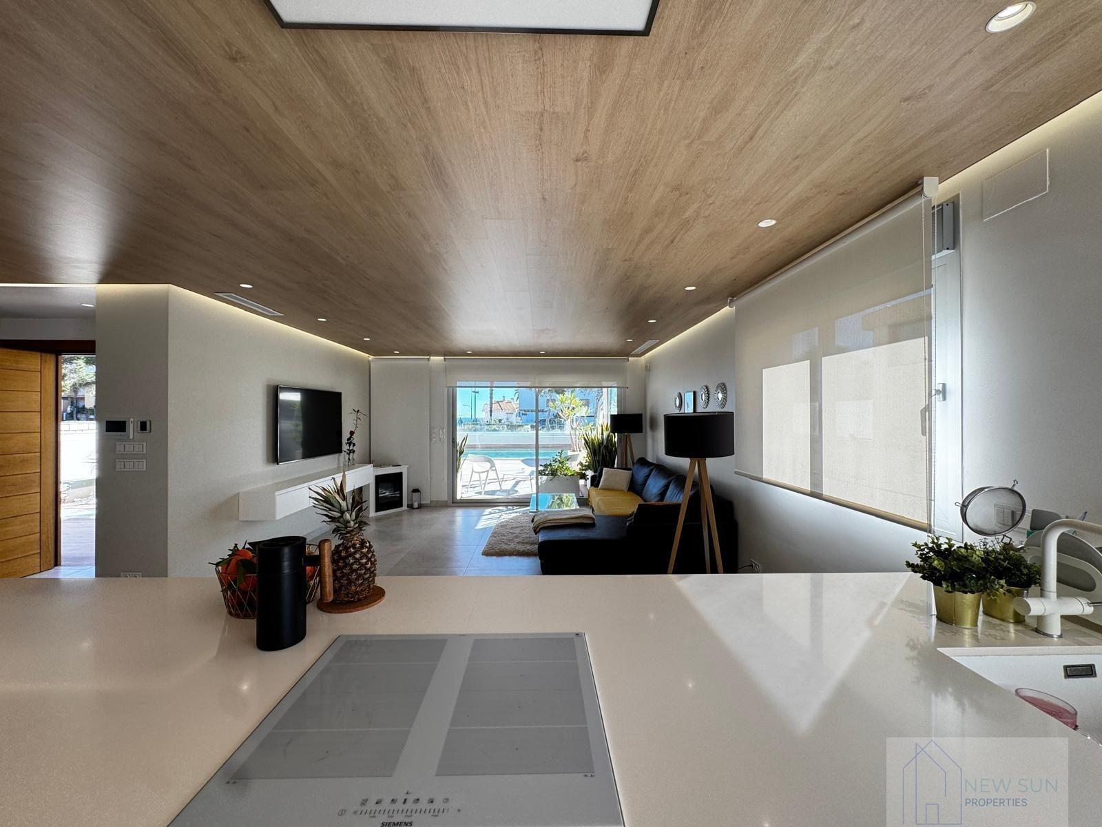 For sale of villa in Orihuela Costa