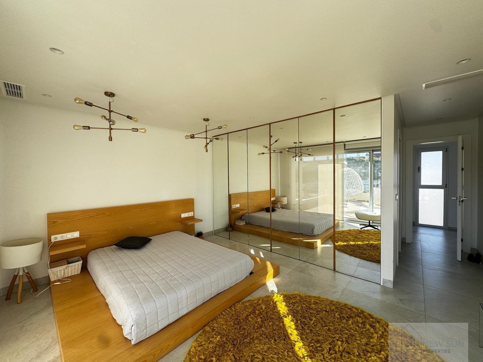 For sale of villa in Orihuela Costa