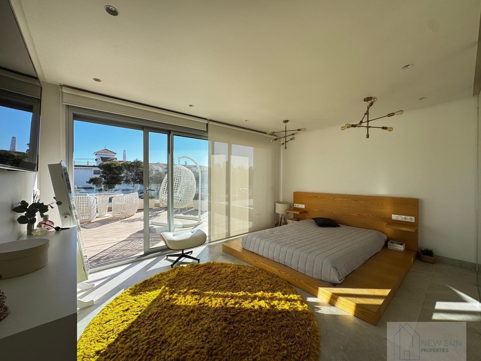 For sale of villa in Orihuela Costa