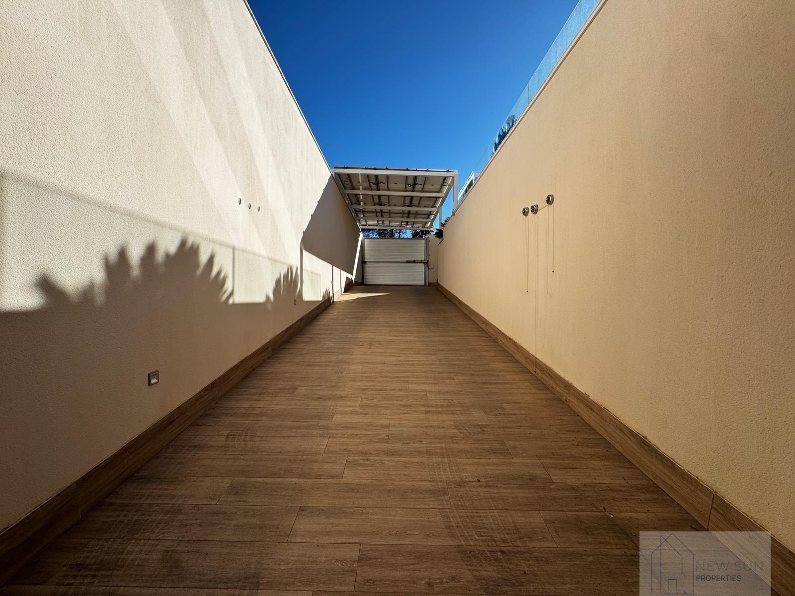 For sale of villa in Orihuela Costa