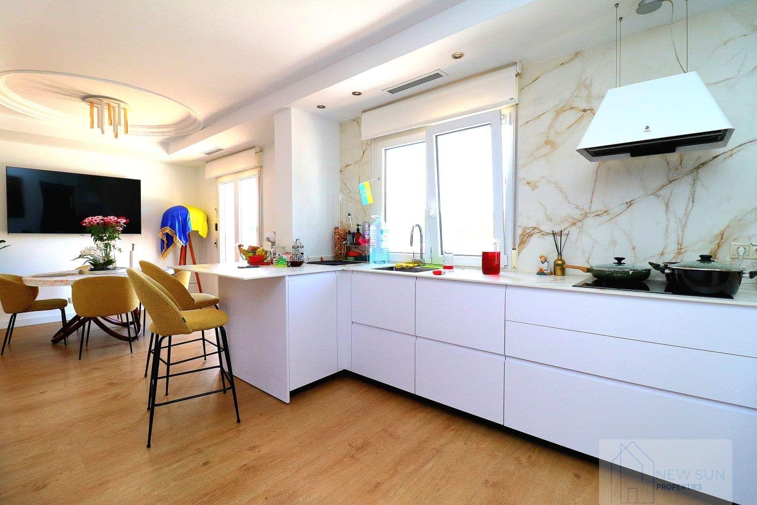 For sale of villa in Orihuela Costa