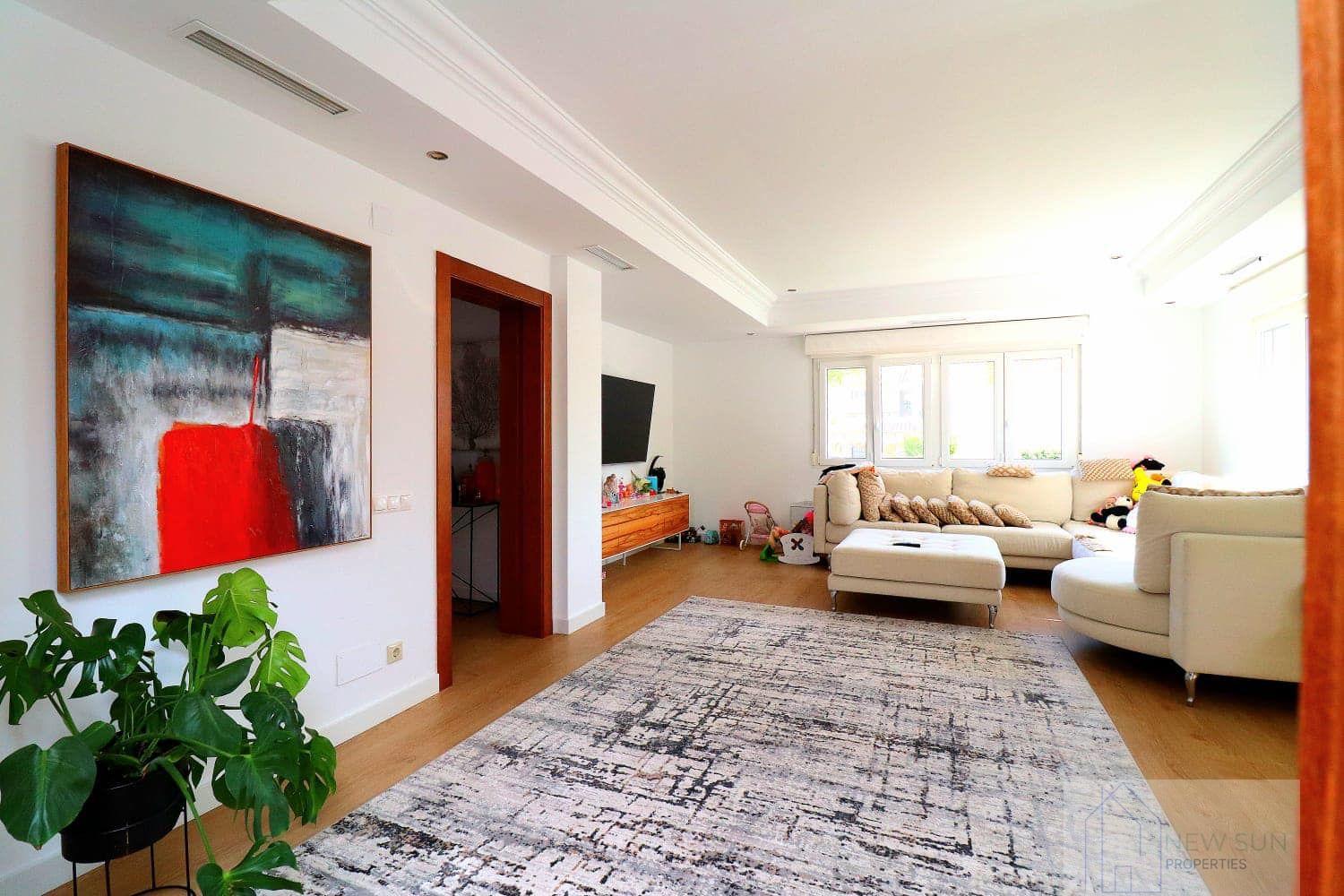 For sale of villa in Orihuela Costa