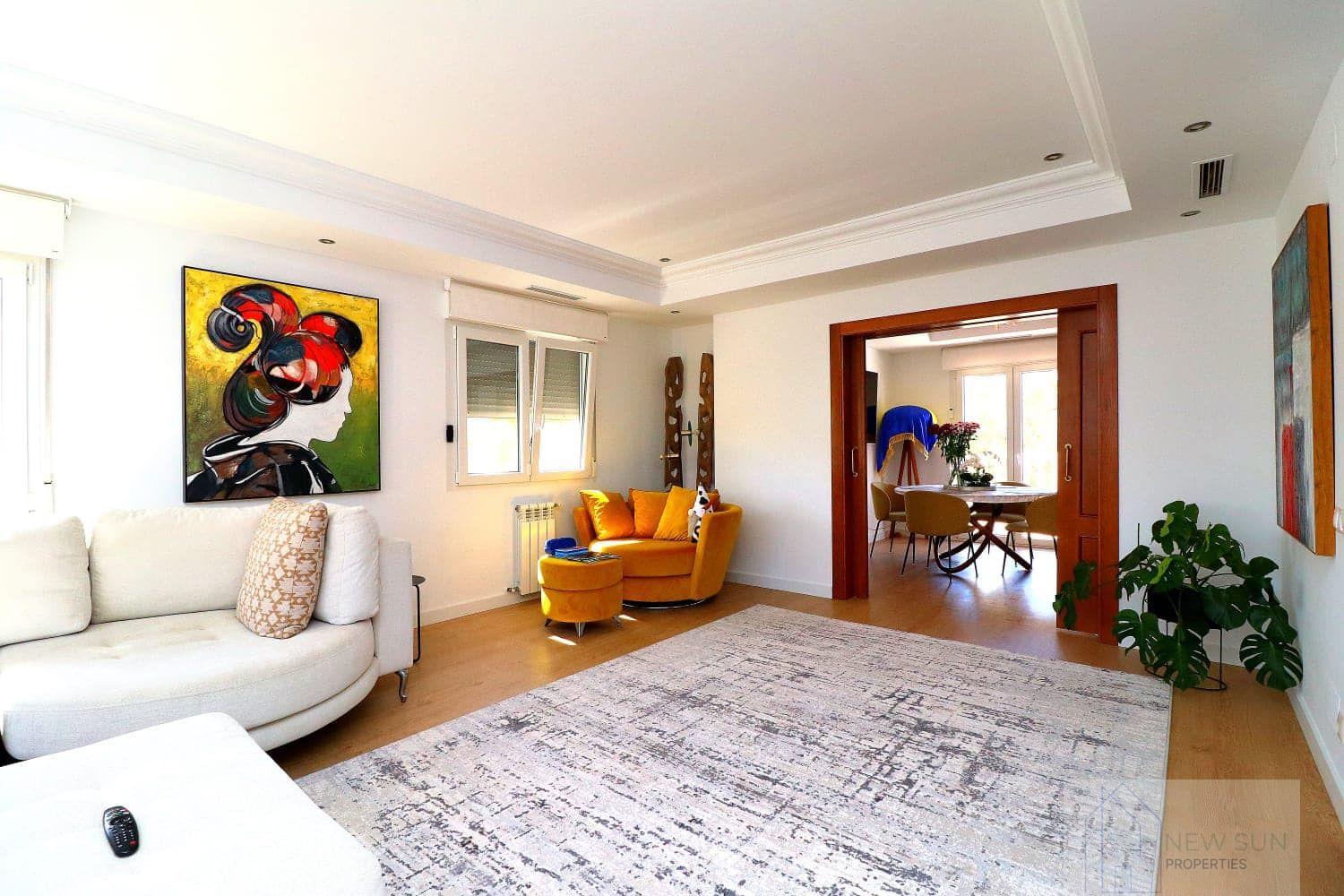 For sale of villa in Orihuela Costa