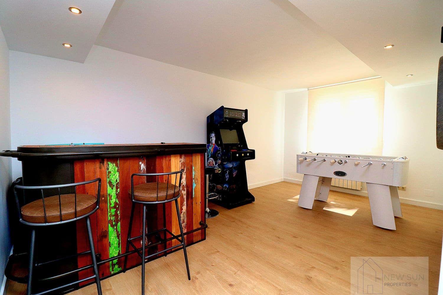 For sale of villa in Orihuela Costa