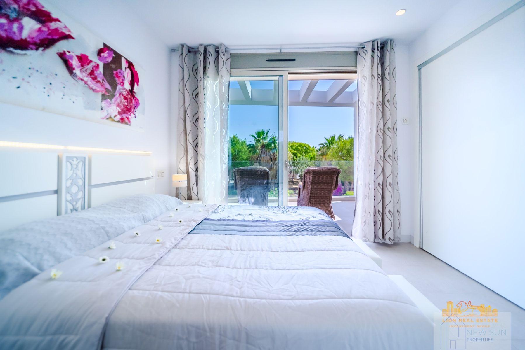 Venta de villa en Orihuela Costa