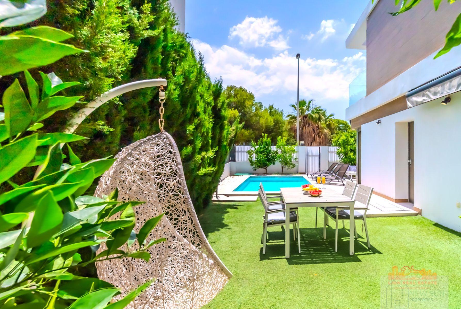 Venta de villa en Orihuela Costa