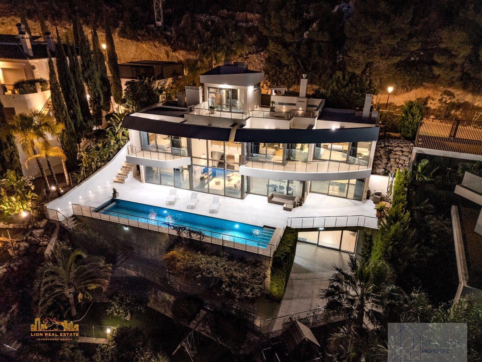 For sale of villa in Altea