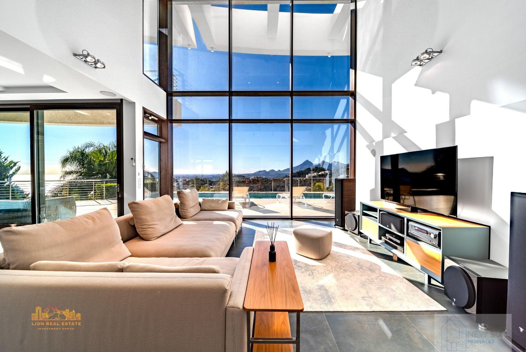 For sale of villa in Altea