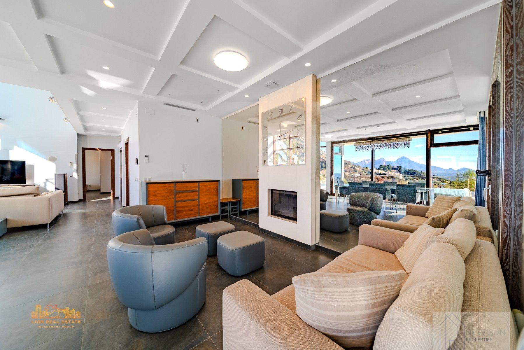 For sale of villa in Altea